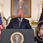 El presidente de Estados Unidos, Donald Trump, se dirige en un mensaje a la naci&oacute;n desde la Casa Blanca para informar sobre el ataque a Siria.
