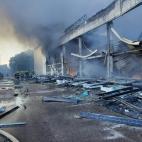 Imágenes del centro comercial donde ha caído el misil ruso.