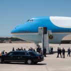 Llegada del avi&oacute;n presidencial de Biden a la base de Torrej&oacute;n.