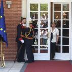 S&aacute;nchez recibe a Joe Biden un d&iacute;a antes de que comience la cumbre.