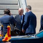 Felipe VI recibe a Biden a su llegada a Espa&ntilde;a.