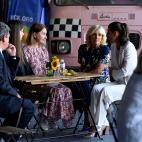 Jill Biden y la reina Letizia visitan un centro de refugiados ucranianos en Pozuelo de Alarc&oacute;n.