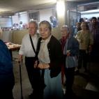 5c8ab112240000f404a380d8