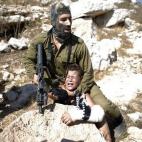 5c8a5e7a240000f404a2feee