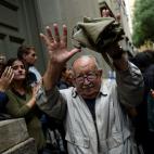 5c8ab119240000f404a380e6