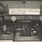 Stand de la compañía en el Palacio del Hielo de Madrid, en 1926. Vía Fundación Telefónica/Kaleidoscopio