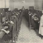 Sala de cuadros conmutadores manuales de la central urbana antigua de Sevilla.
