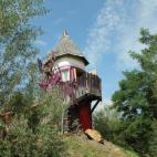 Imágenes de la página de Facebook del  hotel Baumhaus