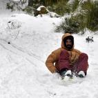 5c8a59b9240000f404a2f9bb