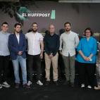 Parte del equipo de El HuffPost junto al periodista Ángel Tristán