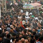 5c8a7bc0250000580681323c