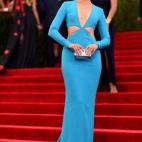 5c8aac43240000f404a37853