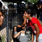 5c8a7b4b360000c81a6b8682