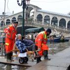 Rampas de madera tratan de facilitar los accesos