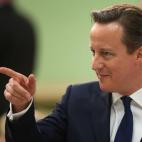 Cameron durante el recuento de los votos.