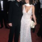 5c8ac4dc240000f404a3a6e1