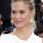 Día: miércoles 13 de mayo, en la ceremonia de inauguración y presentación de La Tete Haute .