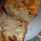 "¿Tienes pan duro y no sabes que hacer con él? Antes de tirarlo aprovéchalo para hacer un pudín", recomienda el autor de la receta. Puedes ver la receta completa aquí