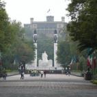 Además de ser uno de los lugares con más encanto de México DF, su tamaño de 678 hectáreas te dejará sin aliento. Se encuentra dividido en tres secciones y en su interior hay cinco museos, monumentos, fuentes, espacios culturales y deportiv...