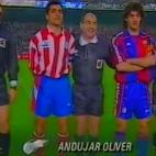 Juan And&uacute;jar Oliver. &Aacute;rbitro profesional durante 23 a&ntilde;os, de los que 15 arbitr&oacute; en Primera. Su carrera tras el arbitraje ha sido, si cabe, m&aacute;s ajetreada, siendo colaborador en medios como TVE, COPE, Marca, Onda...