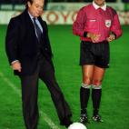 Manuel Brito Arceo. Tras arbitrar 13 temporadas en Primera, su historia ha sido la de un hombre en ca&iacute;da libre. Dej&oacute; el arbitraje en el a&ntilde;o 200, fue concejal del PP en Santa Cruz de Tenerife entre 2003 y 2011, particip&oacut...