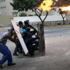 5c8a9303360000c81a6ba3a5