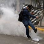 5c8a9305240000f404a33f9f