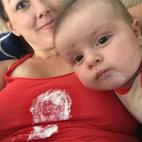 "Es todo diversión y juegos hasta... ¡esto! Pero claro, solo debes sonreír :) #estoessermadre".