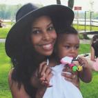 "Bueno, diría que aunque ser padres es el trabajo más difícil que alguien puede tener, verlos cambiar cada día y alcanzar cada logro hace que todo valga la pena".