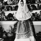 "Me llamó poderosamente la atención que una mujer medio indígena, que no pertenecía a un país del primer mundo y tampoco al showbusiness (no era actriz, cantante, o bailarina...), se colara entre las mujeres más icónicas del siglo XX, al ...