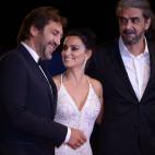 5c8a5c59250000bd05810d5f