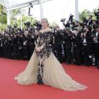 Día: miércoles 13 de mayo, en la ceremonia de inauguración y presentación de La Tete Haute .