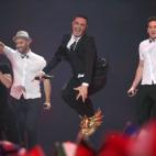 5c8ab101230000d50423856f