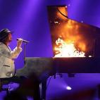 5c8ab108250000e203c976ba