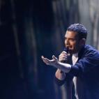 5c8ab1102300000401238591