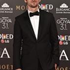 Con esmoquin de la colección Black Carpet de Dior Homme.