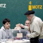 5c8ab11e240000f404a380f2