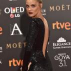 Detalle de la espalda descubierta del diseño de Pronovias.