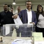 5c8ab128240000f404a38108