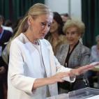 5c8ab12f360000a61b6be3b1