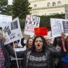 5c8a5700260000ea04fe3a19