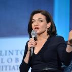 La directora de operaciones de Facebook sube del noveno al octavo puesto en la lista Forbes. Es una de las 25 personas más influyentes de Internet según la revista Bloomberg.