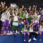 5c8a684b240000f404a30b29