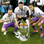 5c8a684f23000004012310c1