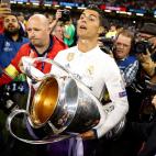 5c8a6850230000dd042310c5