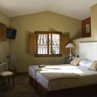 MÁS INFORMACIÓN: - Página web del hotel - Opiniones y precios comparados en Tripadvisor Dirección: Los Caños, 29, 10892 San Martín de Trevejo, Cáceres, España