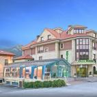 MÁS INFORMACIÓN: - Página web del hotel - Ficha en Booking - Opiniones y precios comparados en Tripadvisor Dirección: Las Barreras Nº2, 39716 Hoznayo, Cantabria, España