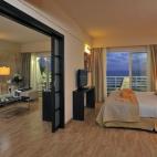 MÁS INFORMACIÓN: - Página web del hotel. - Ficha de Booking. - Opiniones y mejores precios en Tripadvisor. Dirección: Urbanización Novo Sancti Petri, 11130 Novo Sancti Petri, España