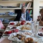 5c8ab2f32500000704c97a44