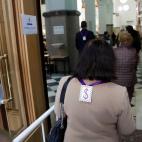 Fieles congregados para adorar la talla del Cristo de Medinaceli